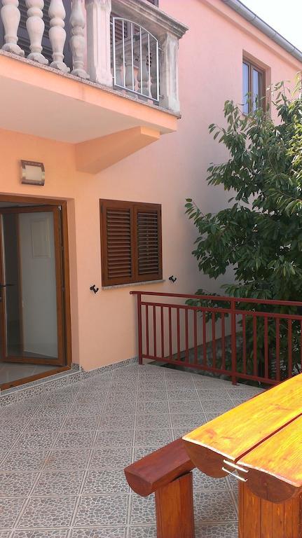 Apartments Hana Starigrad Paklenica Exterior foto